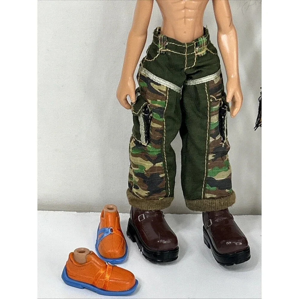Bratz Doll Sasha Funk N Glow Boyz Cade Brown Lips Glitter Purse Shoes